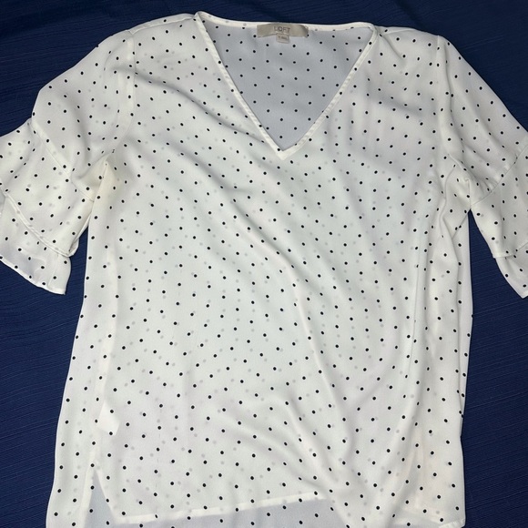 Loft V-Neck Flutter Bell Sleeve Short Sleeve White Black Polka Dot Blouse Top M - Picture 1 of 5
